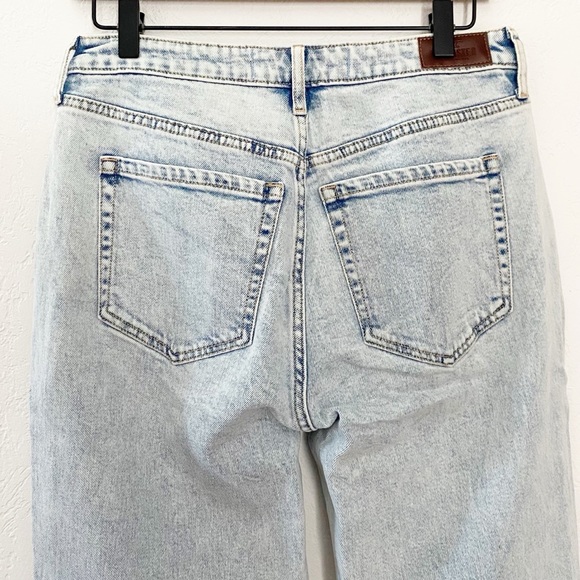 NEW Hollister Vintage Stretch CURVY ULTRA HIGH-RISE MOM JEANS Light Destroyed - Picture 5 of 11